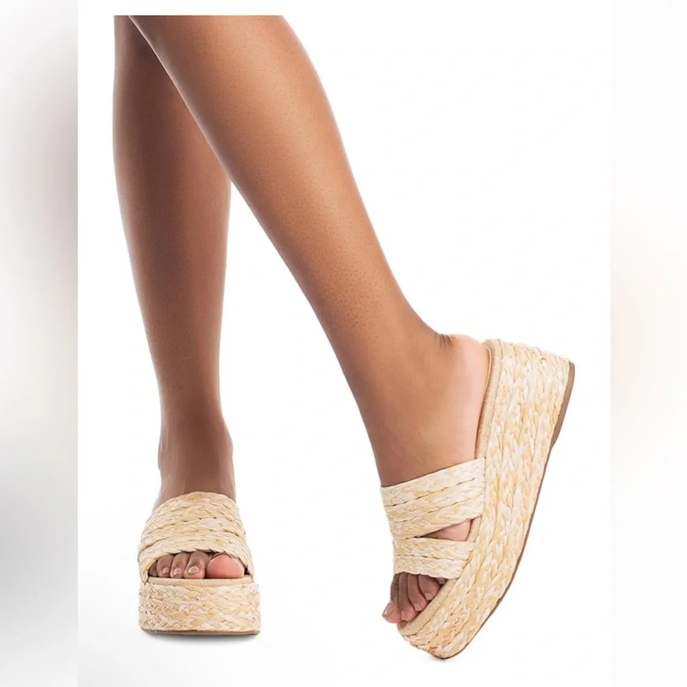 Larroudé Women's Ash Braided natural  Raffia Flatform Sandals size 6.5 like new